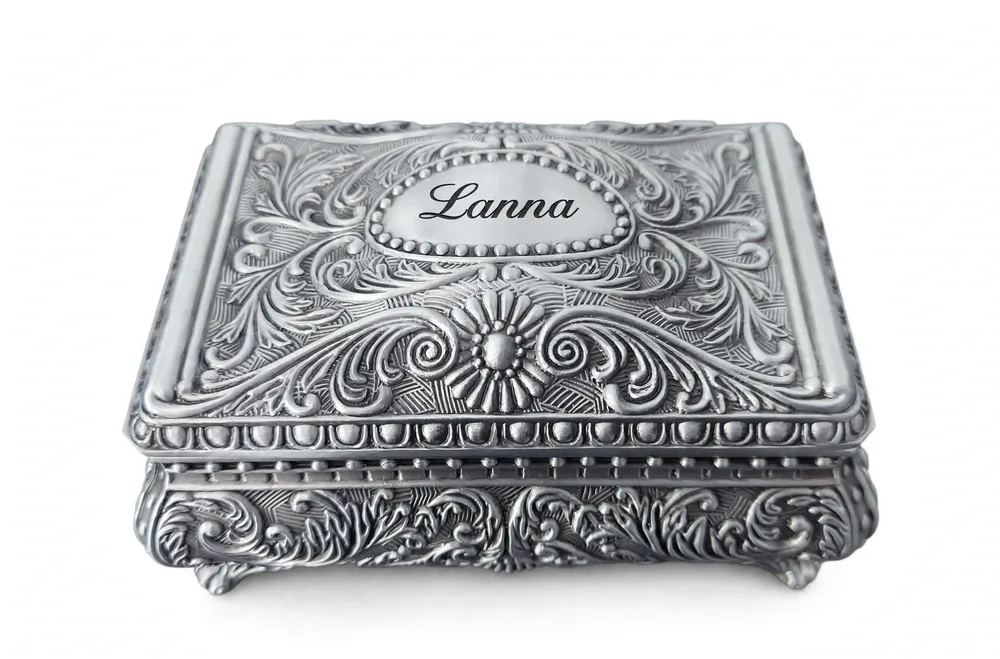 Boîte à bijoux personnalisée style vintage avec prénom gravé