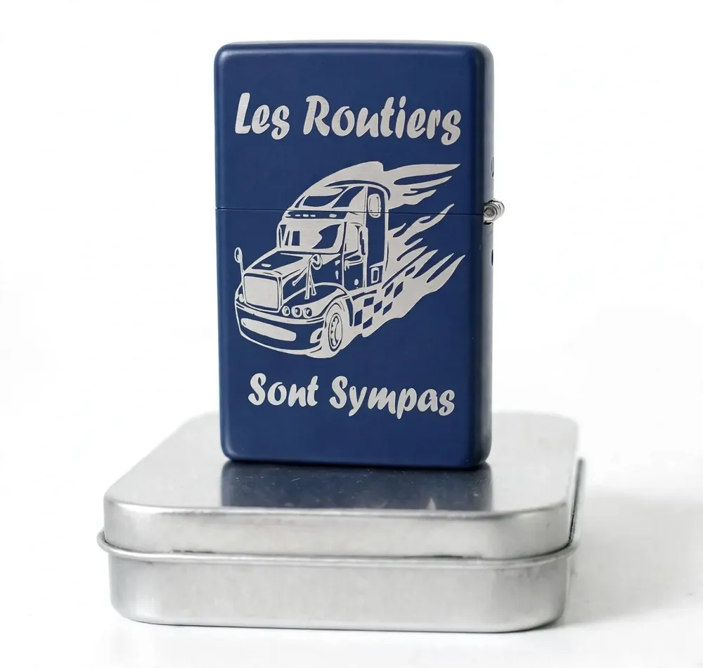 Briquet tempête camion routier personnalisé – prénom gravé, coloris bleu