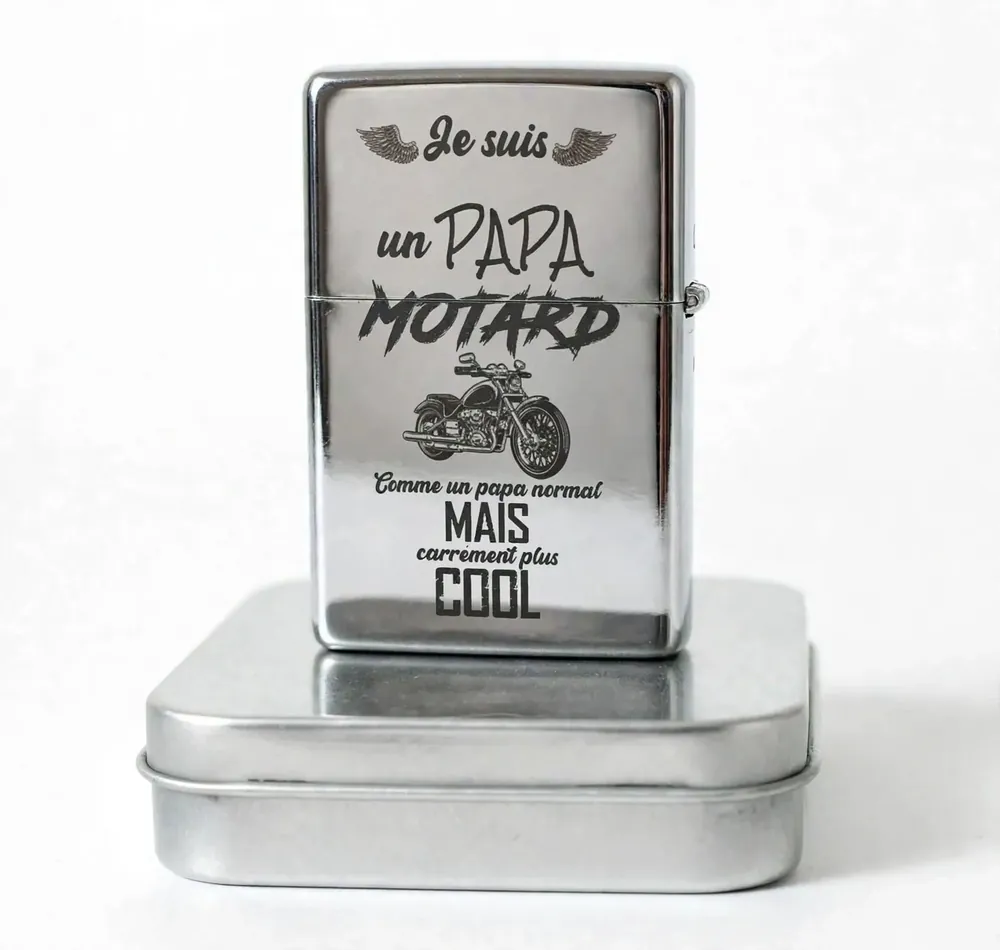 Briquet tempête papa motard personnalisé – prénom gravé, finition argentée