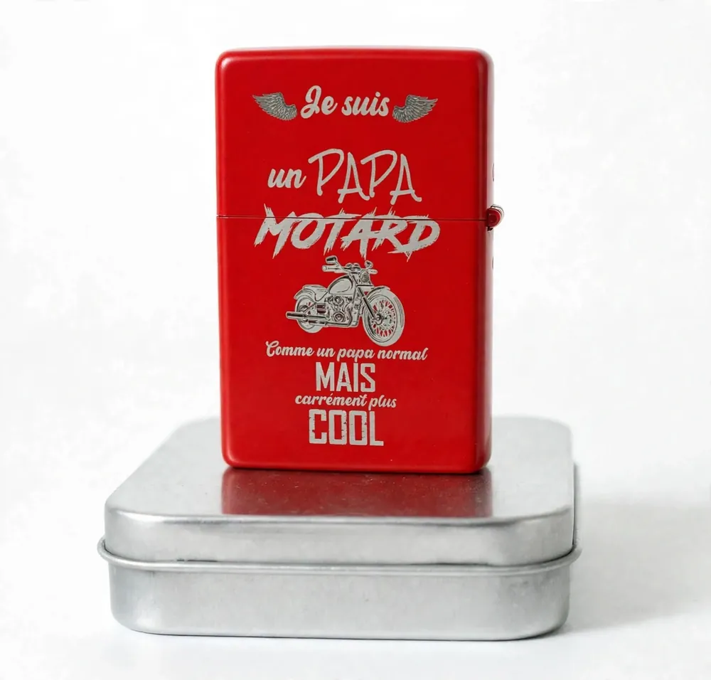 Briquet tempête papa motard personnalisé – prénom gravé, coloris rouge
