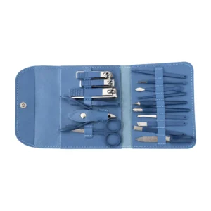 Trousse manucure pédicure personnalisée bleue ouverte, avec ses 16 pièces en acier inoxydable